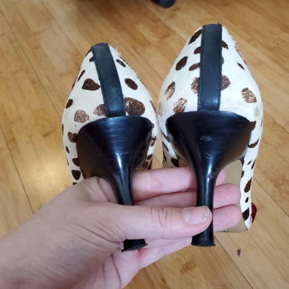 Polka-dot ponyhair heels with velvet bow. - Picture 4 of 4